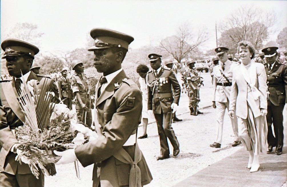 President of Ireland, Mary Robinson lays a wreath a Freedom statue, Lusaka